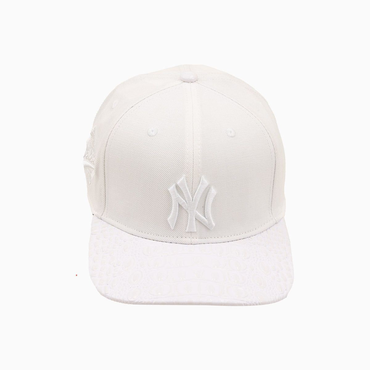 Pro Standard Men's New York Yankees MLB Leather Visor Flatbrim Snapback Hat