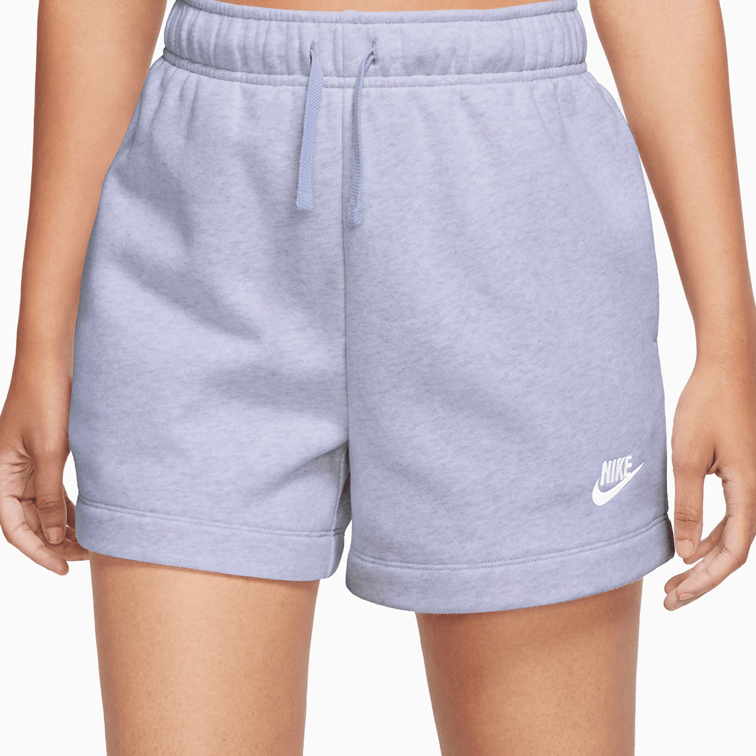 womens-nike-sportswear-club-essentials-t-shirt-and-shorts-outfit-dx7906-536-dq5802-536