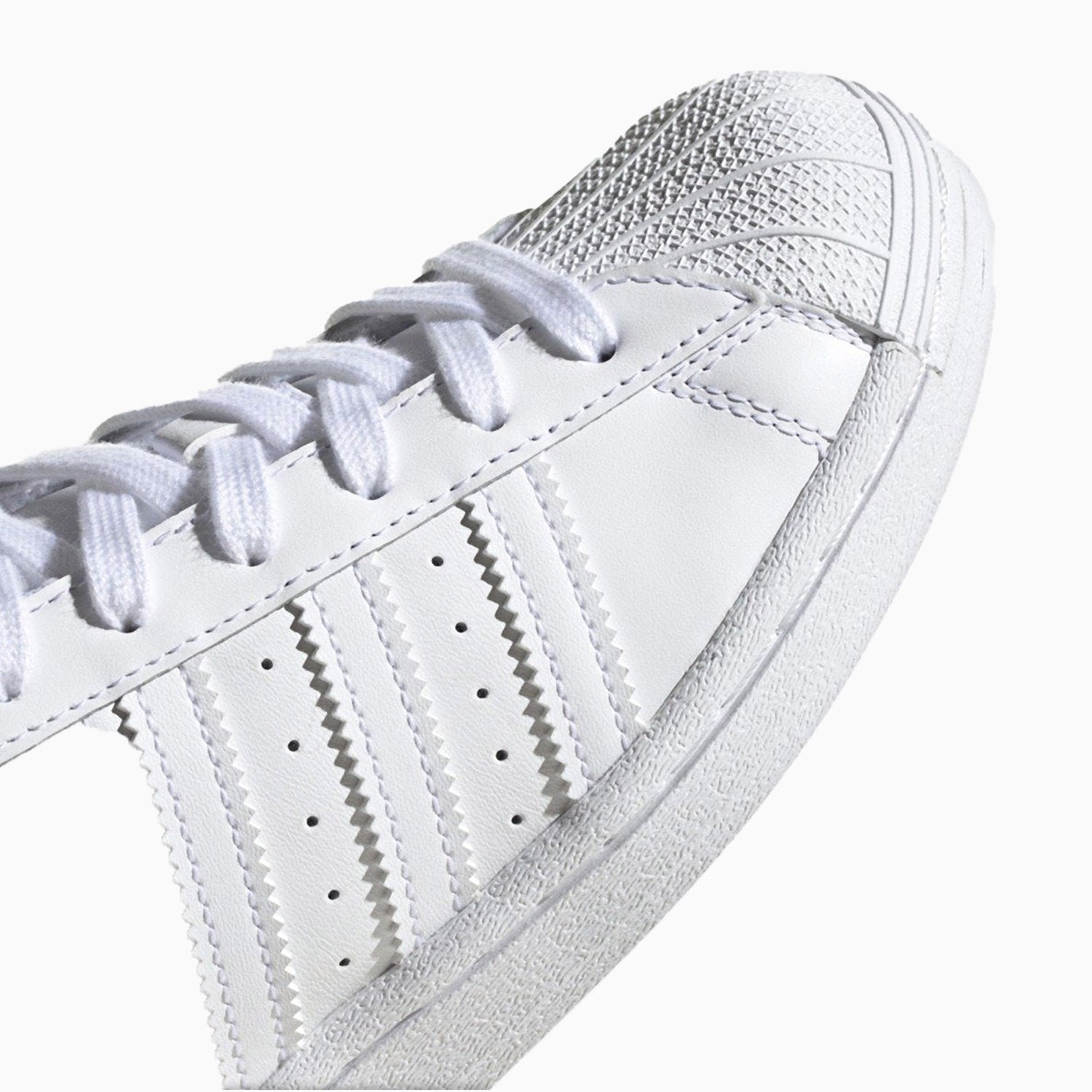 Adidas best sale superstar invictus