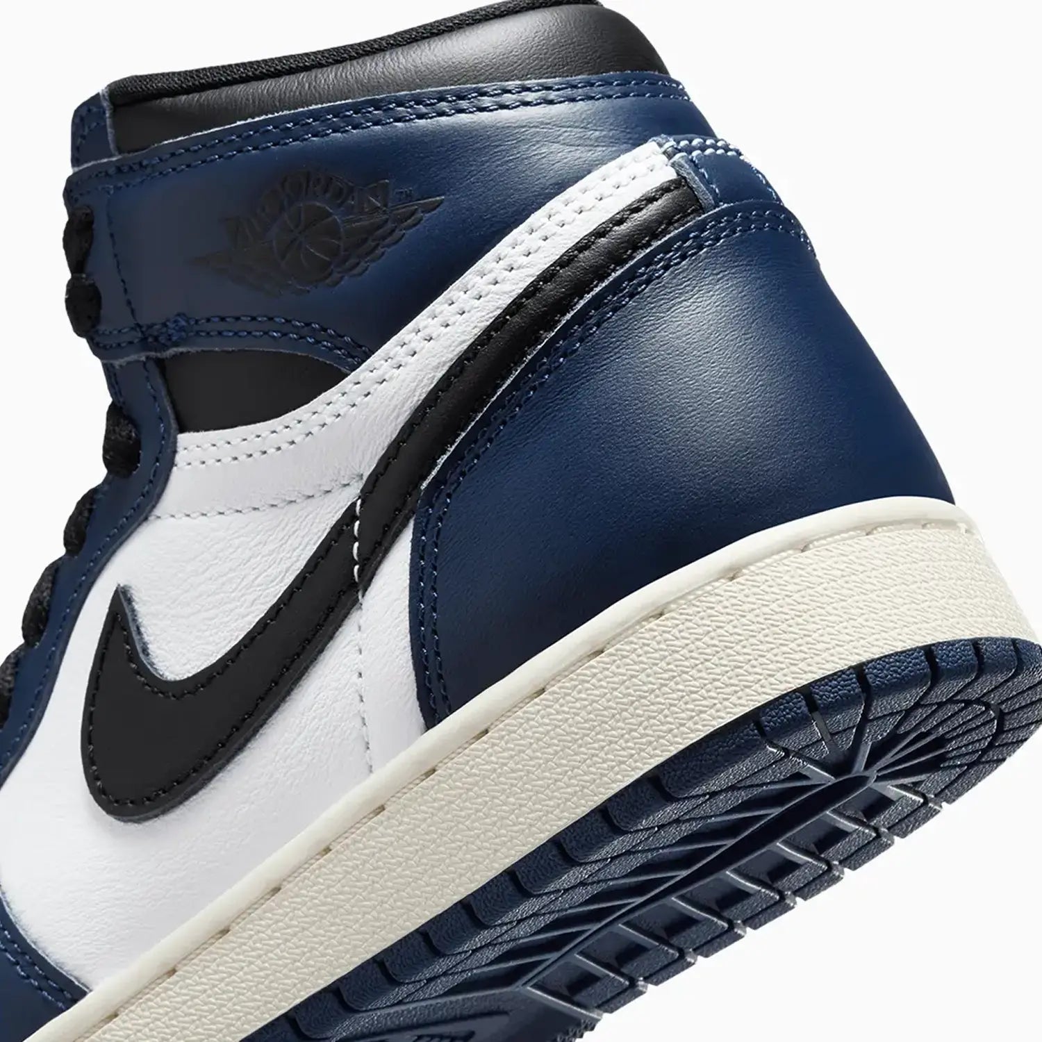 kids-air-jordan-1-high-og-midnight-navy-grade-school-shoes-fd1437-401