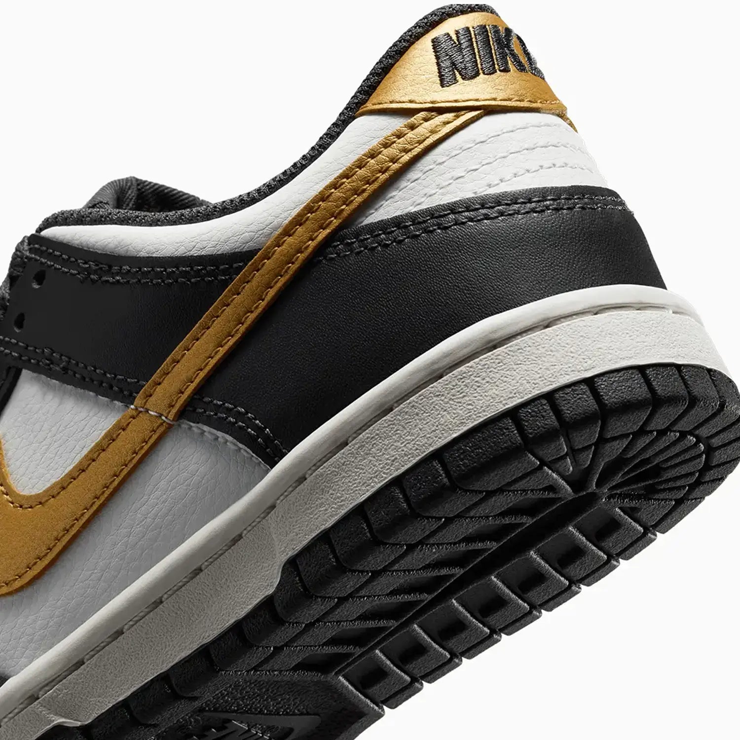 nike-kids-dunk-low-metallic-gold-grade-school-shoes-hv2533-100