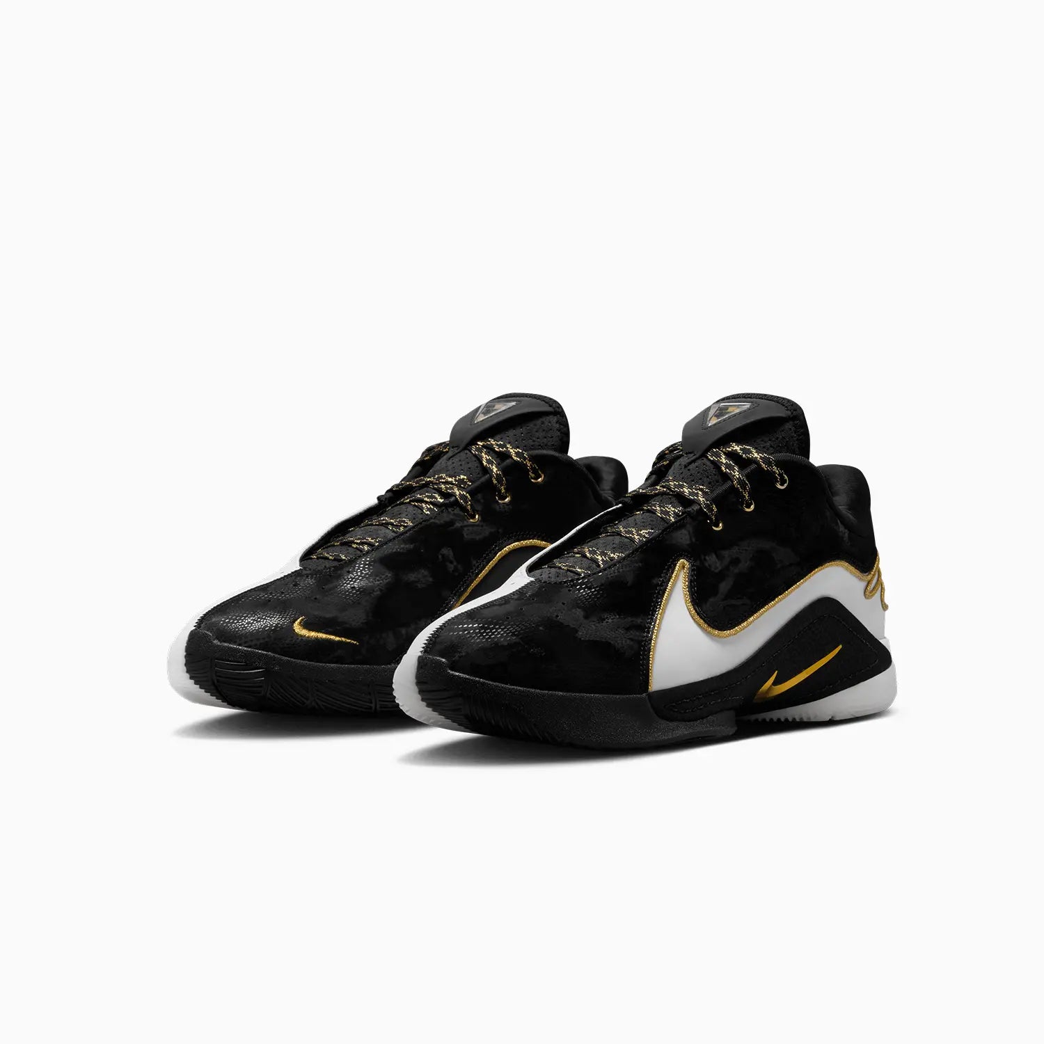 nike-mens-lebron-xxii-mogul-shoes-hv8454-100