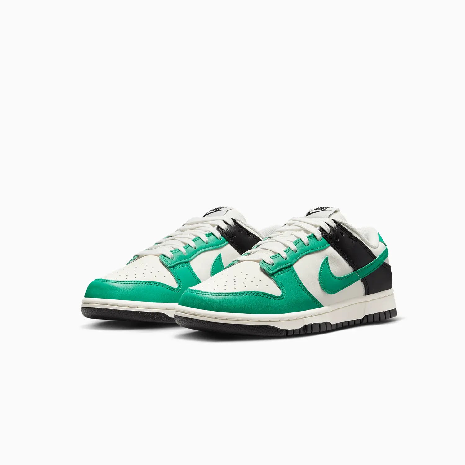 nike-womens-dunk-low-celtics-shoes-ib4363-133