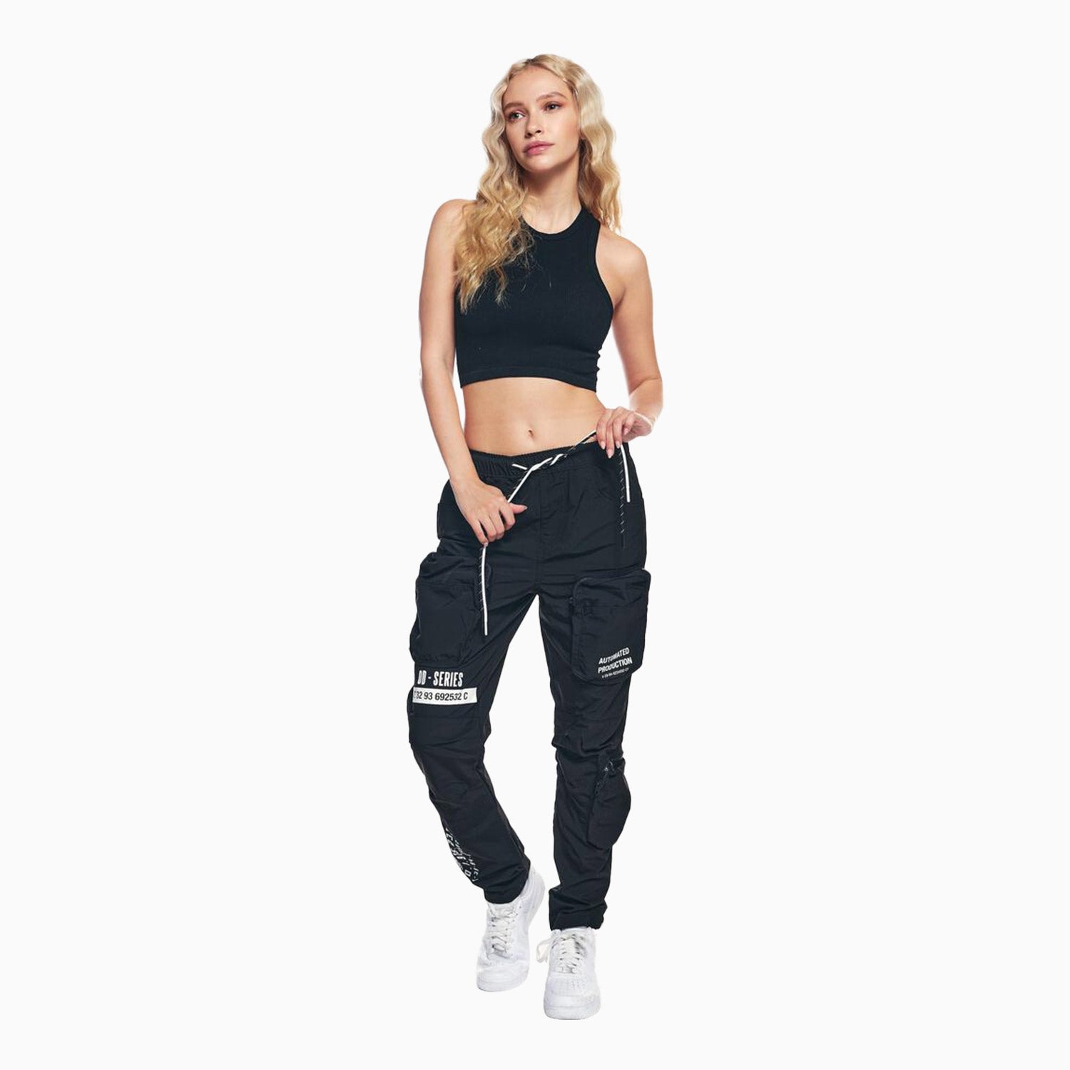 Women's Utility Graphic Cropped Windbreaker Outfit