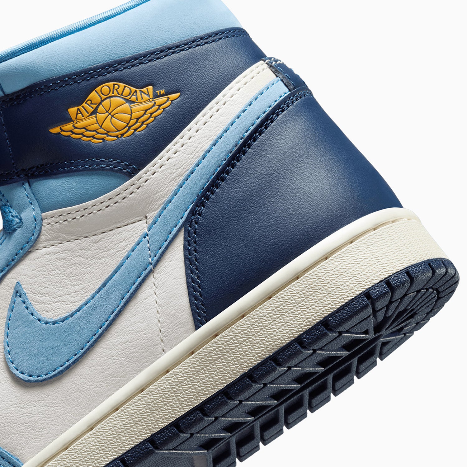 Jordan 1 retro fashion high obsidian unc femme